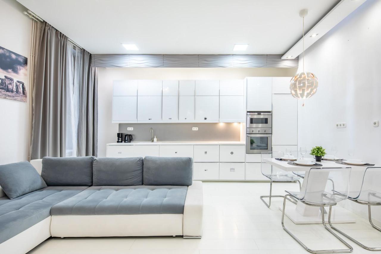 Cozy & Central Apartment With 2-Bedroom Budapest Eksteriør billede